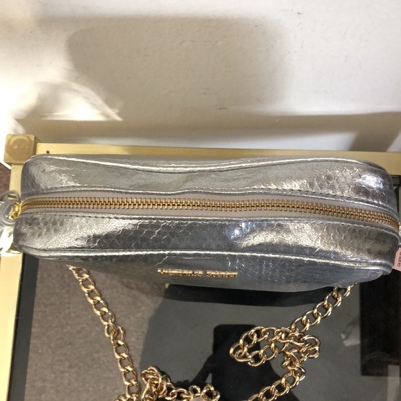Victorias Secret gold tone chain silver crossbody bag - Picture 5 of 12